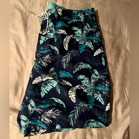 EXPRESS Tropical Print Swim Trunks - Picture 4 of 4